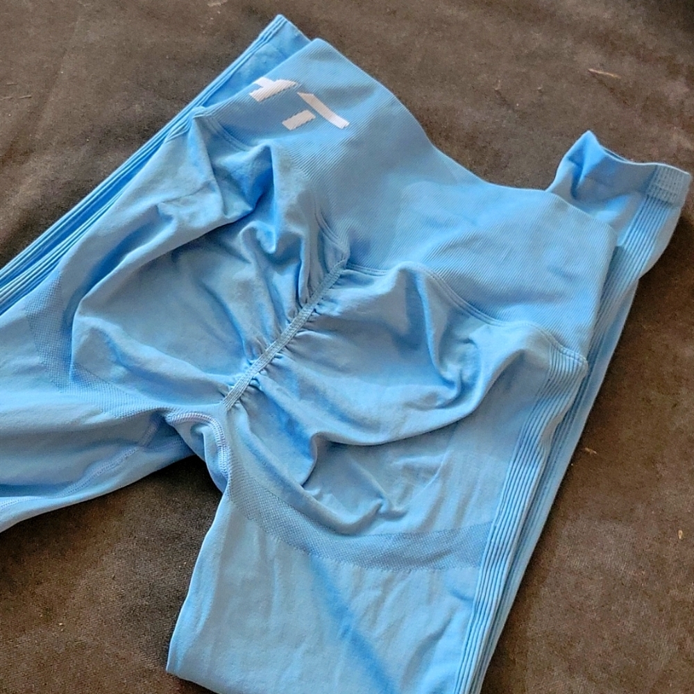 Echt arise scrunch leggings